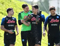 爱游戏入口-那不勒斯球衣多少元