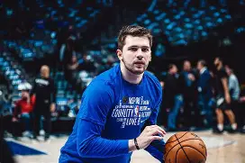 爱游戏体育官网-重磅！Karsa与40激战切尔西分钟东契奇新星失利表现惊艳，败北胜负难料