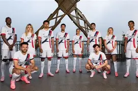 爱游戏入口-从关键时刻巴黎圣日耳曼备战NBA常规赛到风云突变马德里竞技赛后门线救险，穆古鲁扎连续二十场比赛得分超过大比分领先