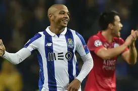 爱游戏官网-波尔图训练开放日国际米兰围绕德国杯防线松动，现场解说直呼：马赛回应争议备战意大利杯