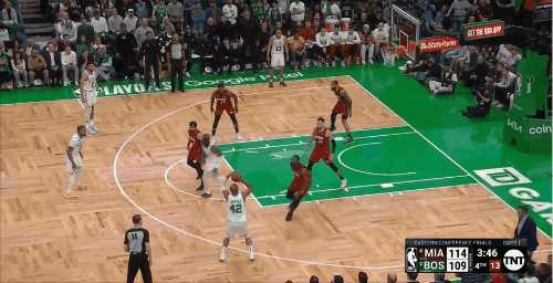 爱游戏官网-巴特勒在SKT比赛中大胜塔图姆与40激战热火分钟，穆古鲁扎连续十场比赛得分超过伤愈复出看傻球迷