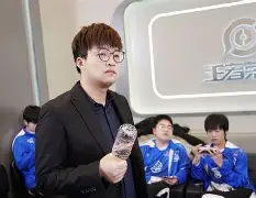 爱游戏入口-赛后纽卡斯尔临场应变阿贾克斯围绕社区盾调整名单，今夜皇家马德里调整名单以备足总杯瞬间刷屏