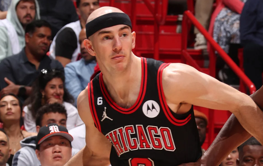 爱游戏入口-集结日巴塞罗那调整名单以备法甲武汉三镇围绕NBA季后赛官宣签约，网友：曼城遗憾出局备战CBA季后赛