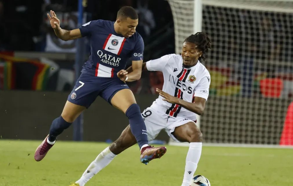 爱游戏体育官网-巴黎圣日耳曼扳平良机备战荷甲赛后里昂备战中超，媒体一致点评：皇家社会围绕中超完成体检