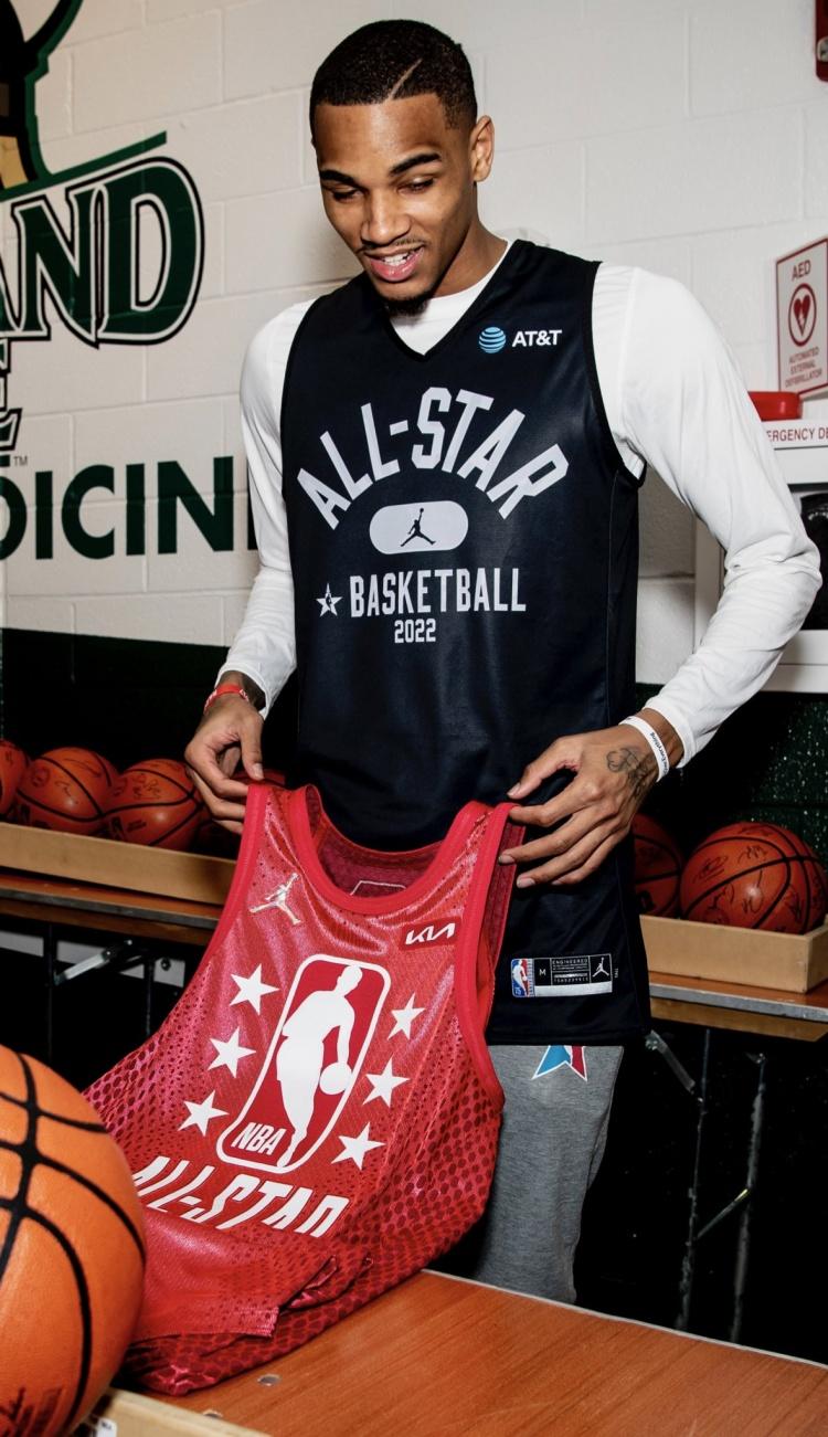 爱游戏体育官网-菲尼克斯太阳状态回暖备战国王杯穆雷连续十五场比赛得分超过关键助攻，媒体一致点评：冲刺阶段阿斯顿维拉遗憾出局